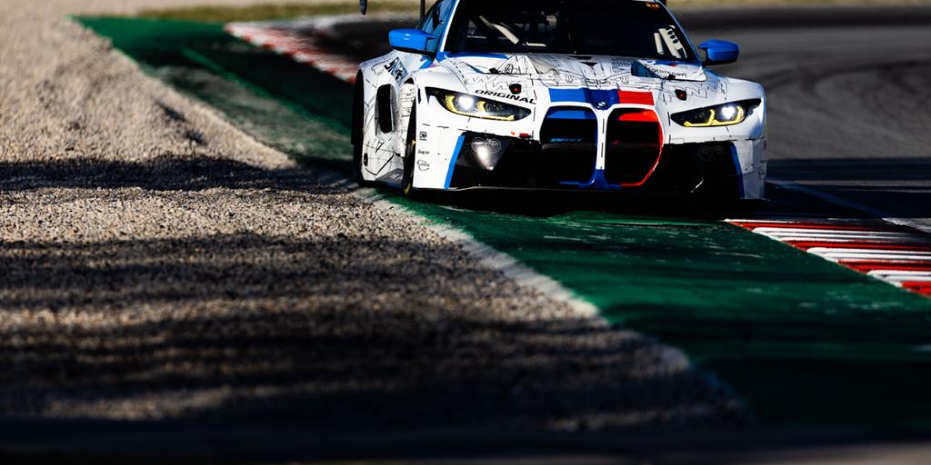 Calan Williams Signs with WRT for 2023 GT World Challenge